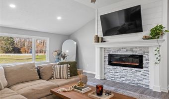 1301 N Main St, Amherst, OH 44001