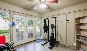 624 Woodland Dr, Benton, AR 72019