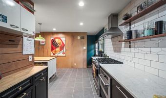 7204 Rockspring Dr, Affton, MO 63123