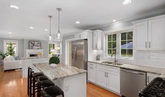 42 E Lantern Rd, Lincoln, RI 02865