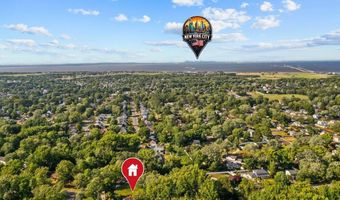 687 Hopping Rd, Belford, NJ 07718