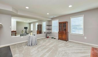 25066 CROXLEY GREEN Sq, Aldie, VA 20105