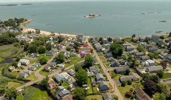 18 Waverly Rd, Branford, CT 06405