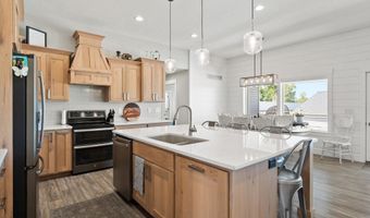 5089 Tree Valley Rd, Chubbuck, ID 83202