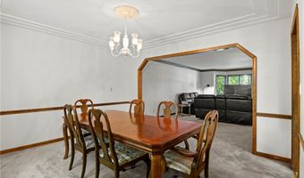 81 Plumwood Ct, Amherst, NY 14051