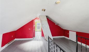 8 Mann Ave, Newport, RI 02840