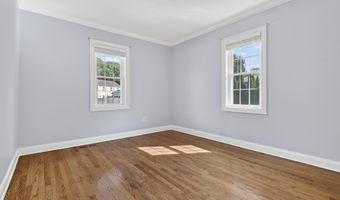 6 Harbor Pkwy, Clinton, CT 06413