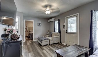 421 W 6th St, Baxter Springs, KS 66713