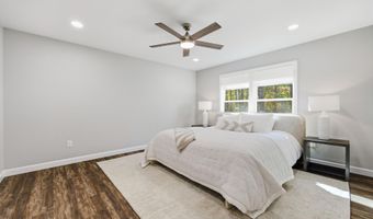 395 DELORIS Rd, Basye, VA 22810