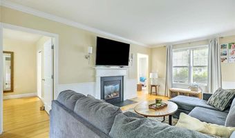 70 Turner St, Warwick, RI 02886