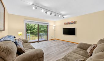 405 Timber Ln 405, Canton, CT 06019