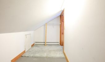 671 Essex St, Bangor, ME 04401