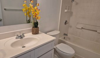 98-1042 Moanalua Rd #2-201, Aiea, HI 96701