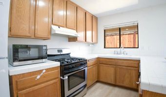 1943 Buckskin Gln, Escondido, CA 92027