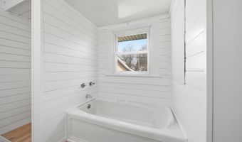 135 Greenly St, Adrian, MI 49221