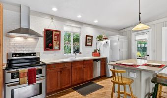 9690 9TH St, Bay City, OR 97107