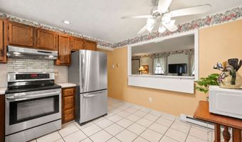 30 Hawthorne St, Bristol, CT 06010