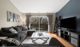 2696 S Embers Ln, Arlington Heights, IL 60005