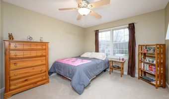 430 W Homestead Dr, Aurora, OH 44202