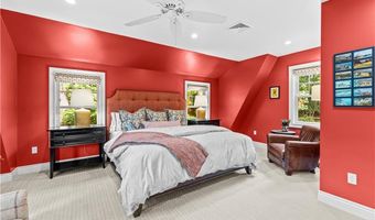 36 Ferry Ln, Barrington, RI 02806