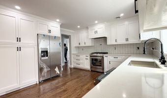 40 E Pasadena Pl, Bridgeport, CT 06610