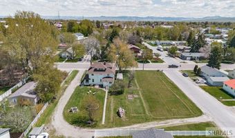 464 S Meridian St, Blackfoot, ID 83221