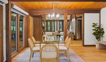 4 Lantern Ln, Bedford, MA 01730