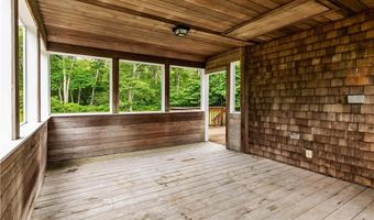 140 Long Hwy, Little Compton, RI 02837