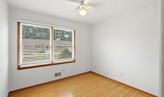 92 Birch St, Beachwood, NJ 08722