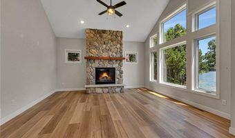 3007 W Lake Jessie Dr SE, Alexandria, MN 56308