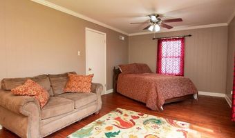 162 N Monroe St, Alderson, WV 24910