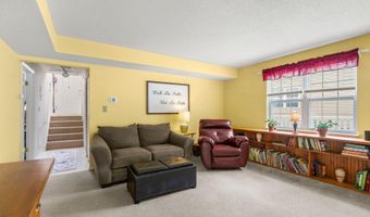 37 Wicken Sq, Albany, NY 12205