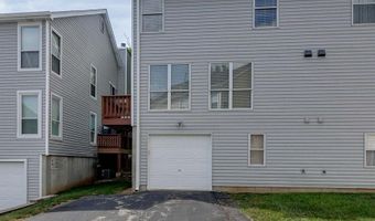 1632 Whispering Creek Dr, Ballwin, MO 63021