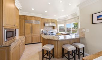 5801 Middle Crest Dr, Agoura Hills, CA 91301