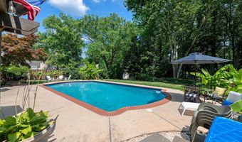 8121 BRIAR CREEK Dr, Annandale, VA 22003