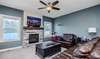 1105 Hunter Ct, Adel, IA 50003
