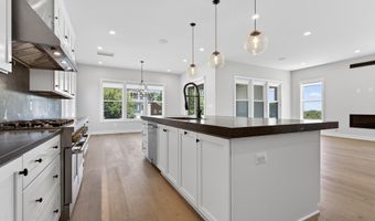 881 N MANCHESTER St, Arlington, VA 22205