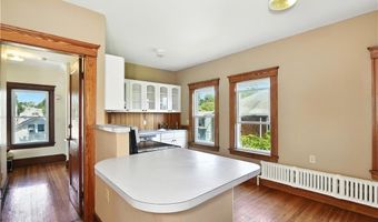 1 Arnold Ave, Newport, RI 02840
