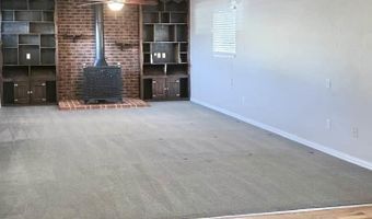1422 S Country Club Cir, Carlsbad, NM 88220