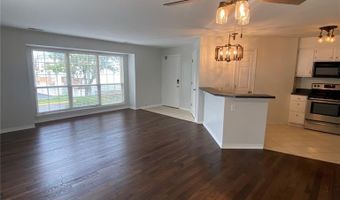 1310 Crossings Ct B, Ballwin, MO 63021
