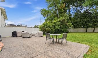 105 Highlake Ave, Ann Arbor, MI 48103