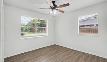 2074 Trailwood Dr, Biloxi, MS 39532