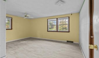 38 Greenwood Rd, North Kingstown, RI 02852