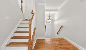 34 MARINA Dr, Bayonne, NJ 07002