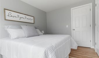 63 Indian Rd, East Providence, RI 02915