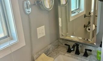 160 Col. John Gardner Rd, Narragansett, RI 02882
