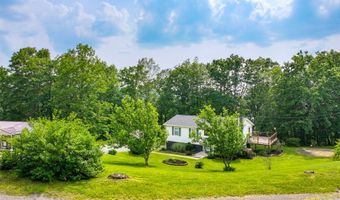 221 Mountain Edge Dr, Beaver, WV 25813