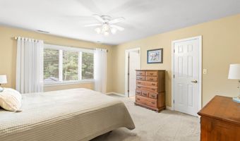 9 Hubbard Rd, Amherst, NH 03031