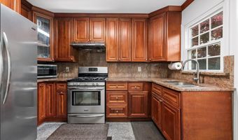 14 Evans Ave, Albertson, NY 11507