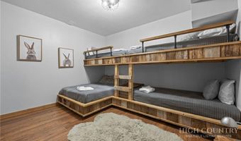 407 Signature Ridge Rd, Banner Elk, NC 28604